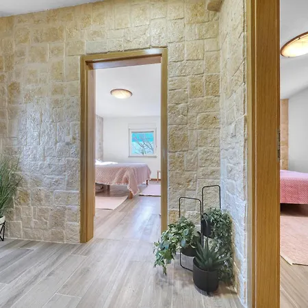 Awesome In With Wifi Vakantiehuis Pridraga