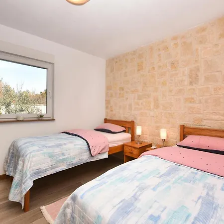 Vakantiehuis Awesome In With Wifi Pridraga