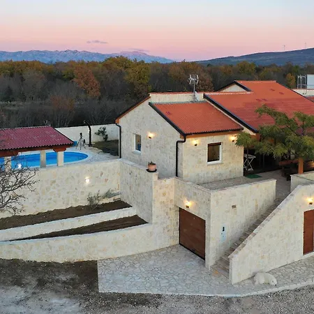 Holiday home Awesome In With Wifi Pridraga